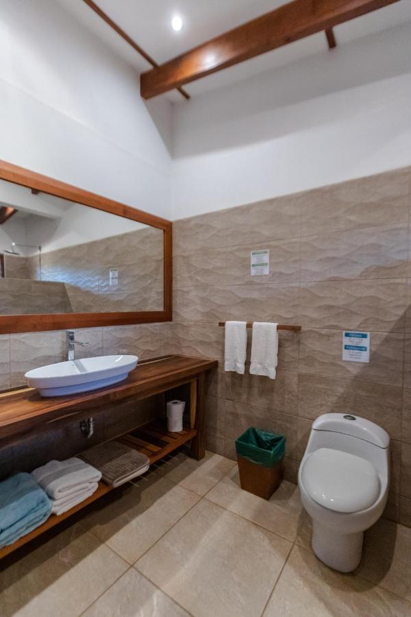 Puerto Coyote Salvatierra Beachfront Hotel מראה חיצוני תמונה